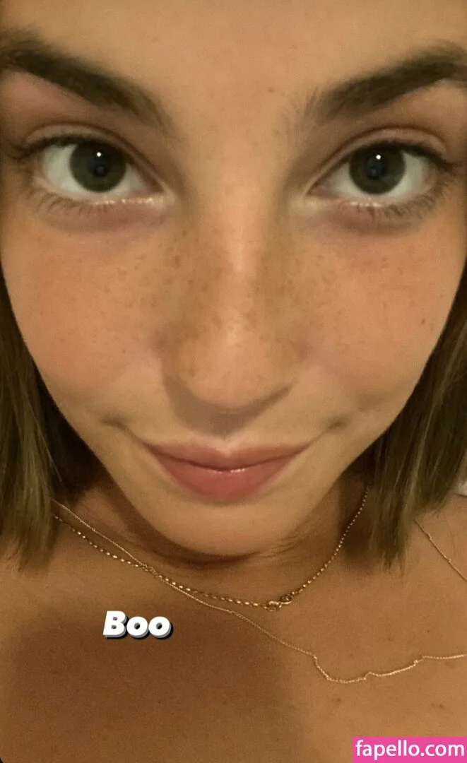 Amelie Manzoli Onlyfans Photo Gallery 