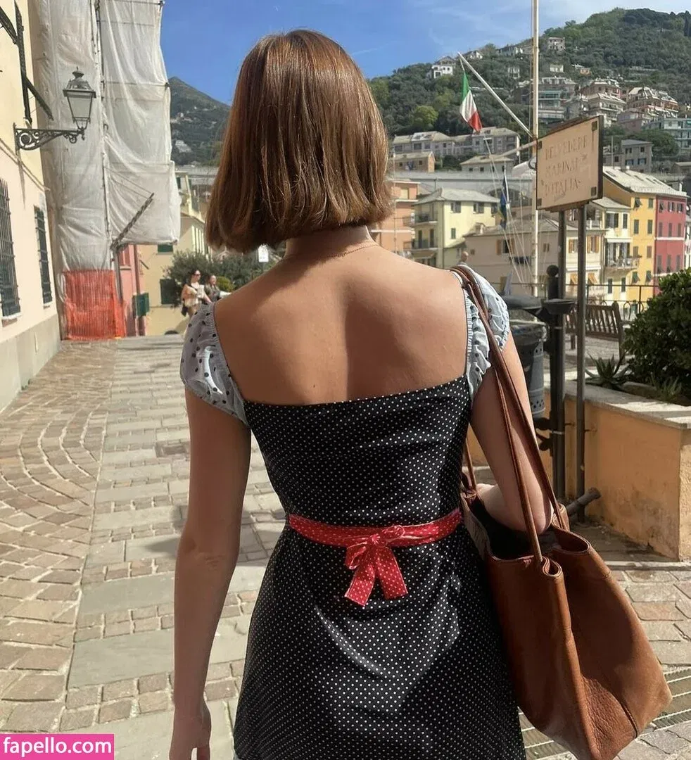 Amelie Manzoli Onlyfans Photo Gallery 