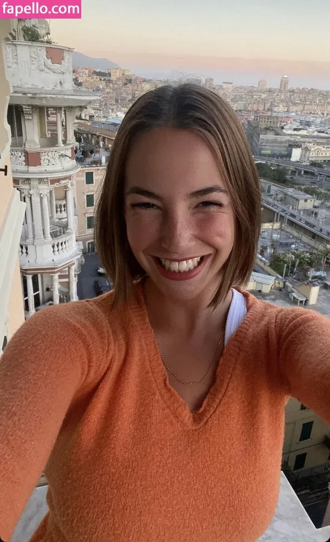 Amelie Manzoli Onlyfans Photo Gallery 