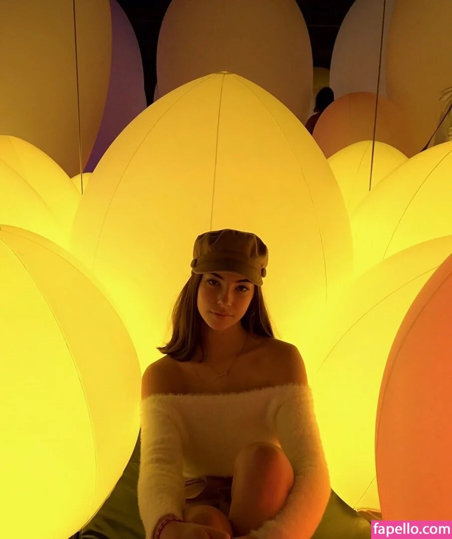 Amelie Manzoli Onlyfans Photo Gallery 