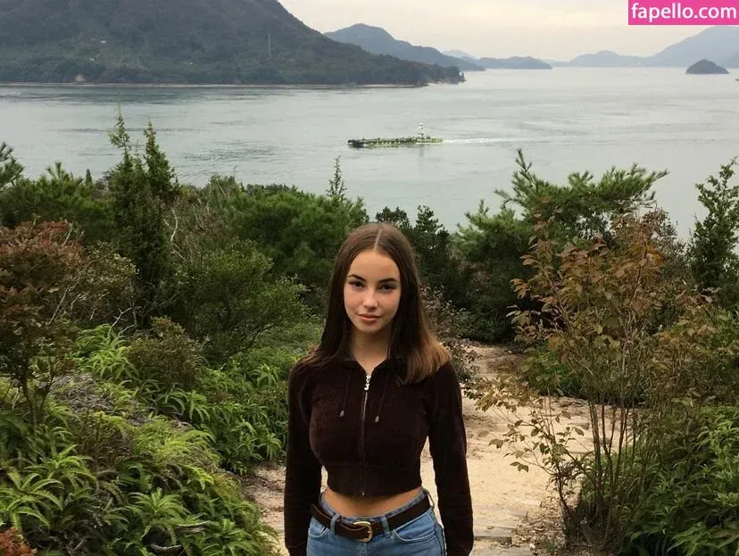 Amelie Manzoli Onlyfans Photo Gallery 