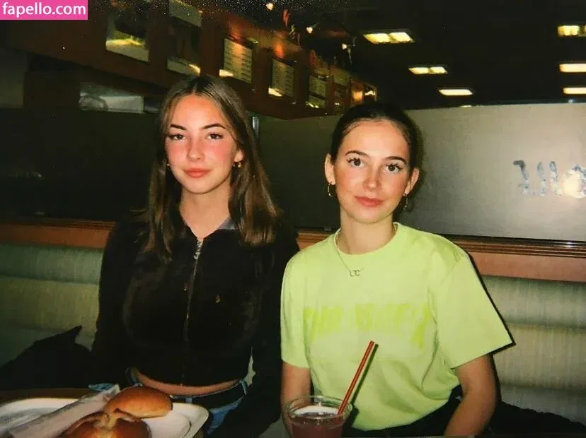 Amelie Manzoli Onlyfans Photo Gallery 