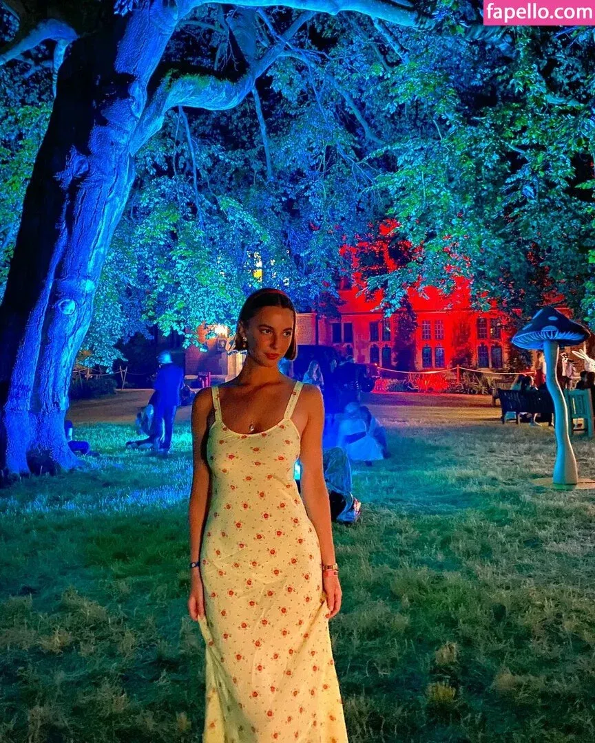 Amelie Manzoli Onlyfans Photo Gallery 