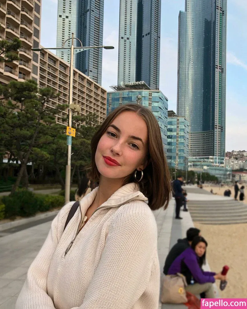 Amelie Manzoli Onlyfans Photo Gallery 