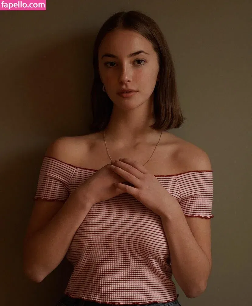 Amelie Manzoli Onlyfans Photo Gallery 