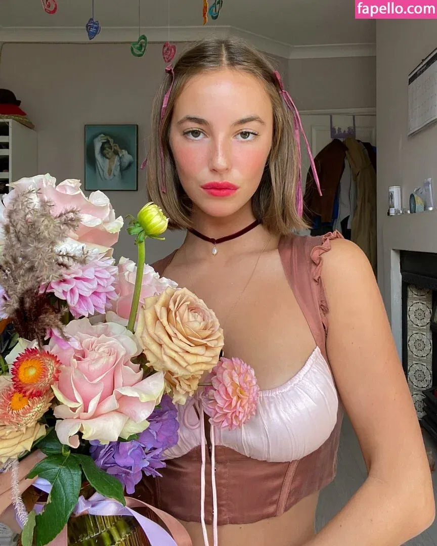 Amelie Manzoli Onlyfans Photo Gallery 