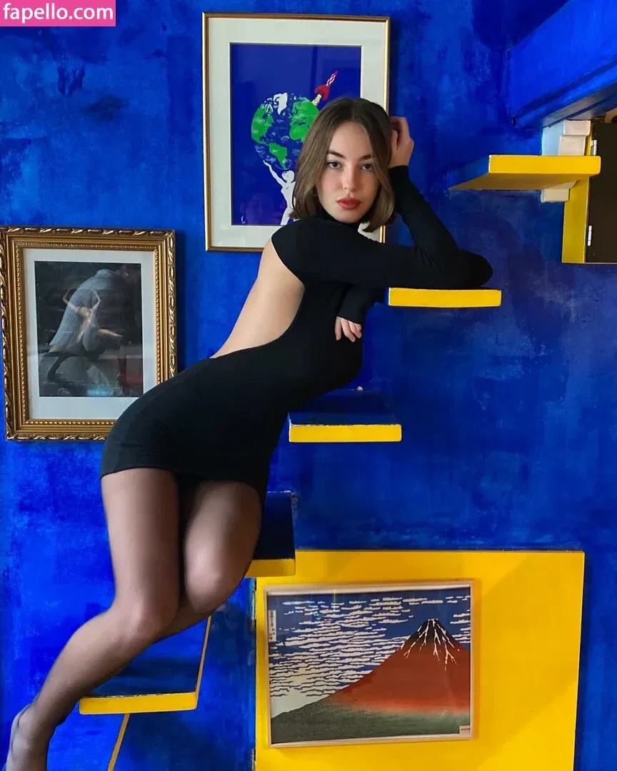 Amelie Manzoli Onlyfans Photo Gallery 