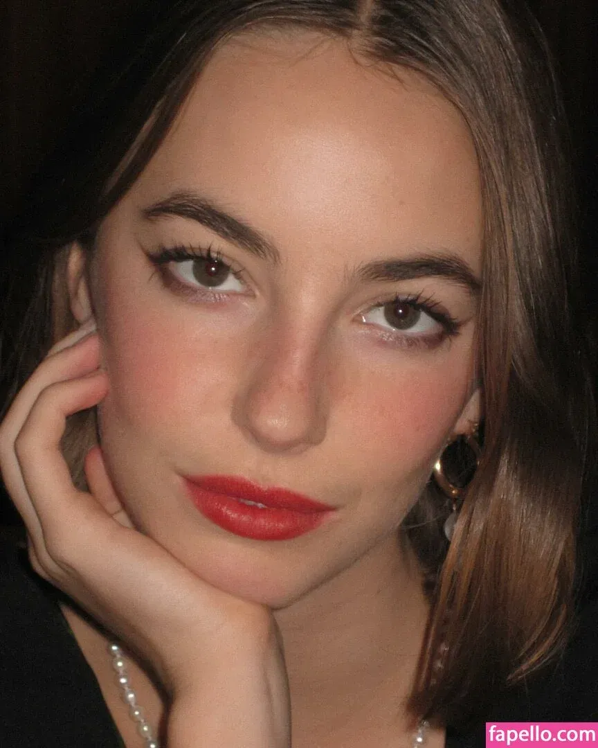 Amelie Manzoli Onlyfans Photo Gallery 