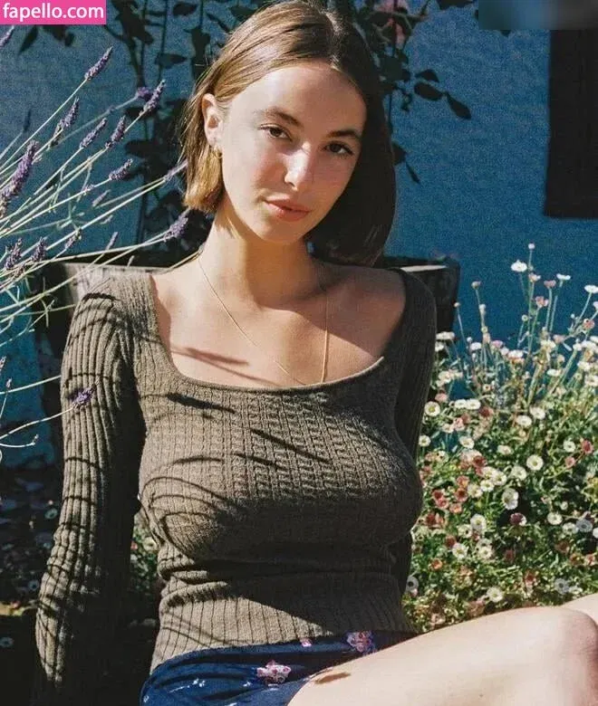 Amelie Manzoli Onlyfans Photo Gallery 