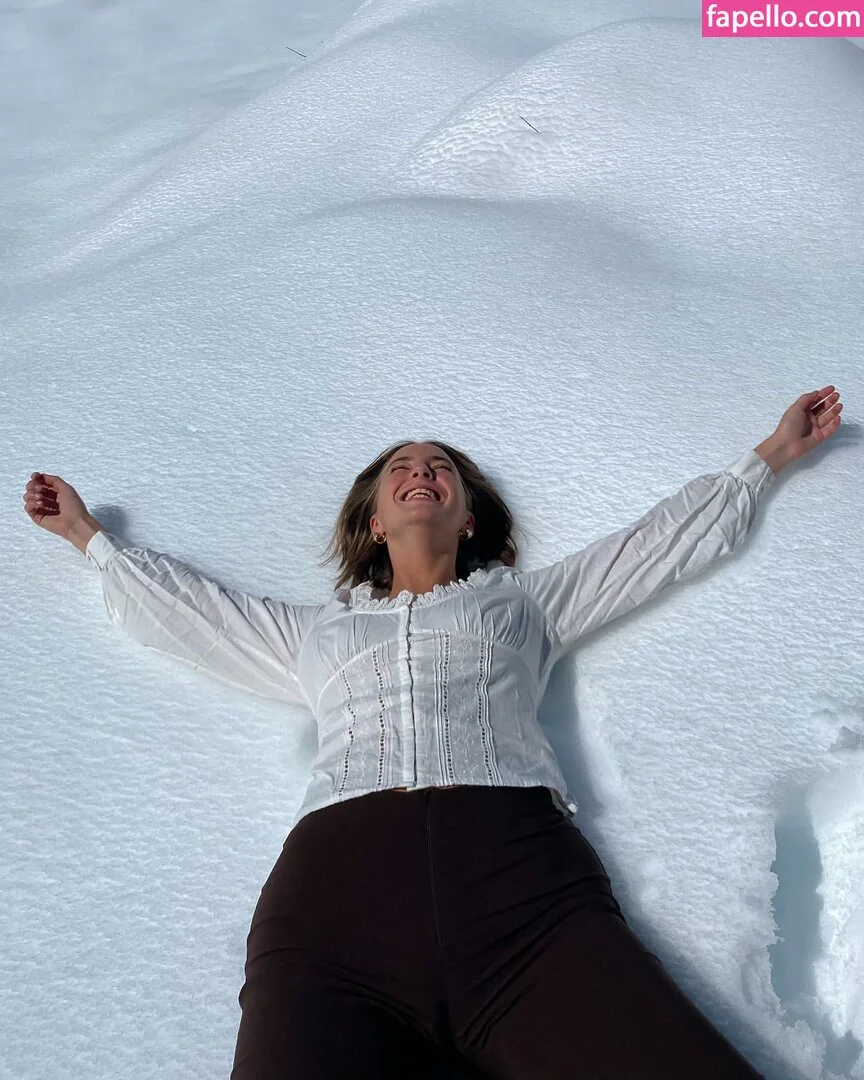 Amelie Manzoli Onlyfans Photo Gallery 