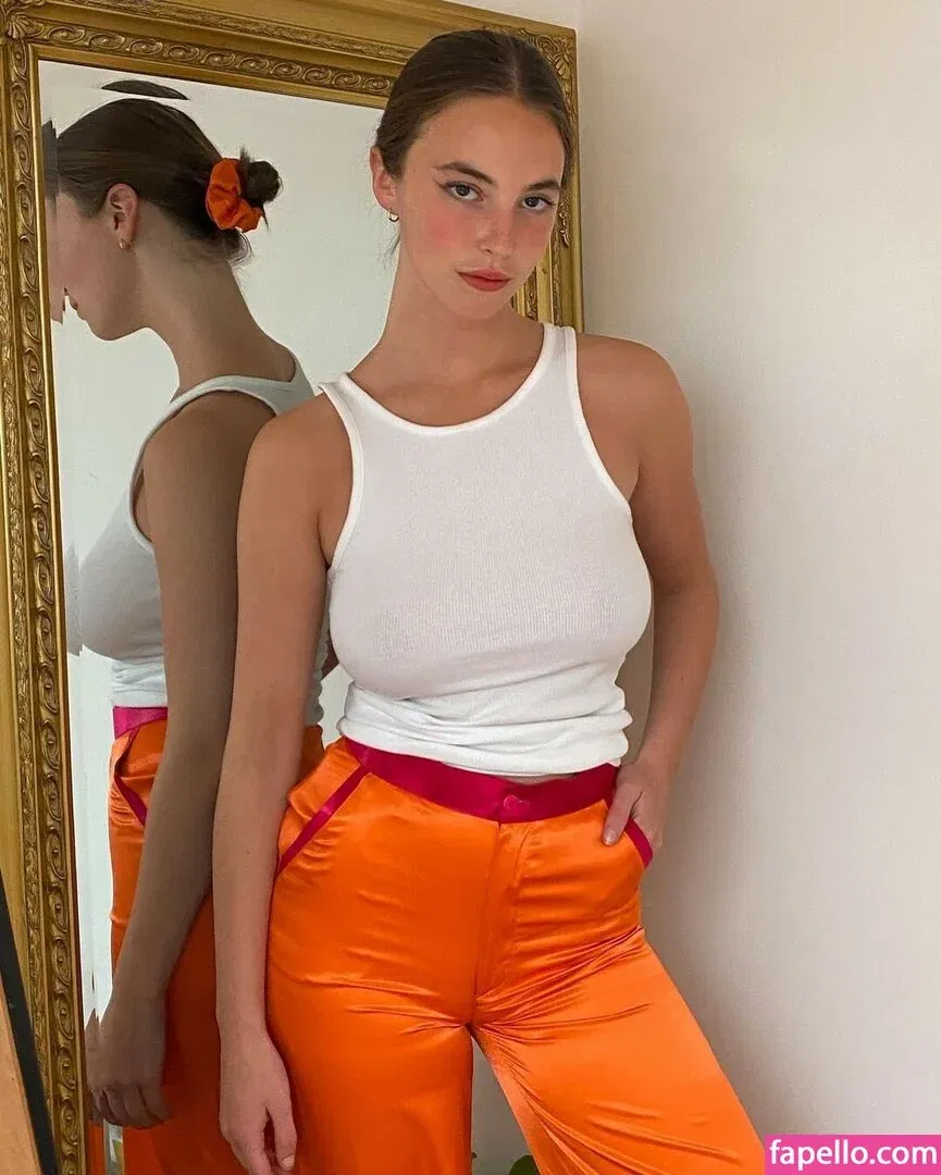 Amelie Manzoli Onlyfans Photo Gallery 