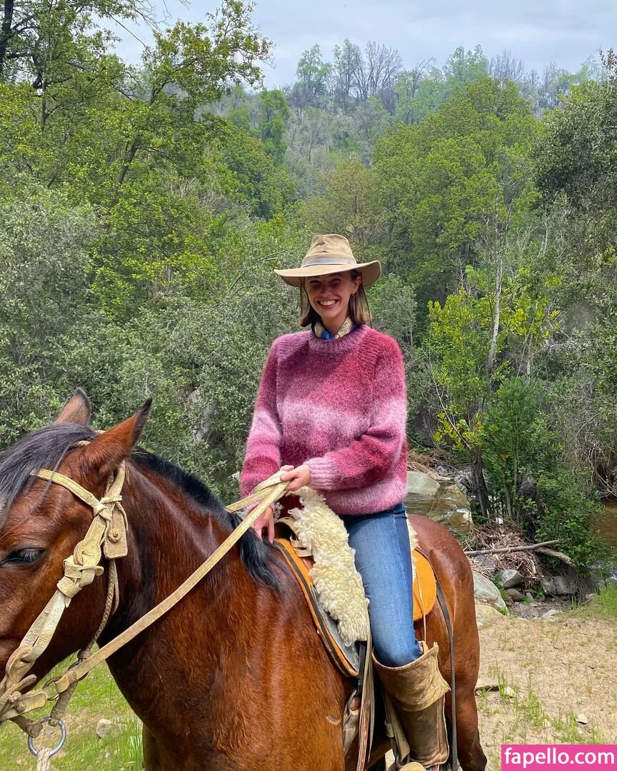 Amelie Manzoli Onlyfans Photo Gallery 