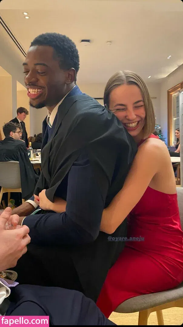 Amelie Manzoli Onlyfans Photo Gallery 