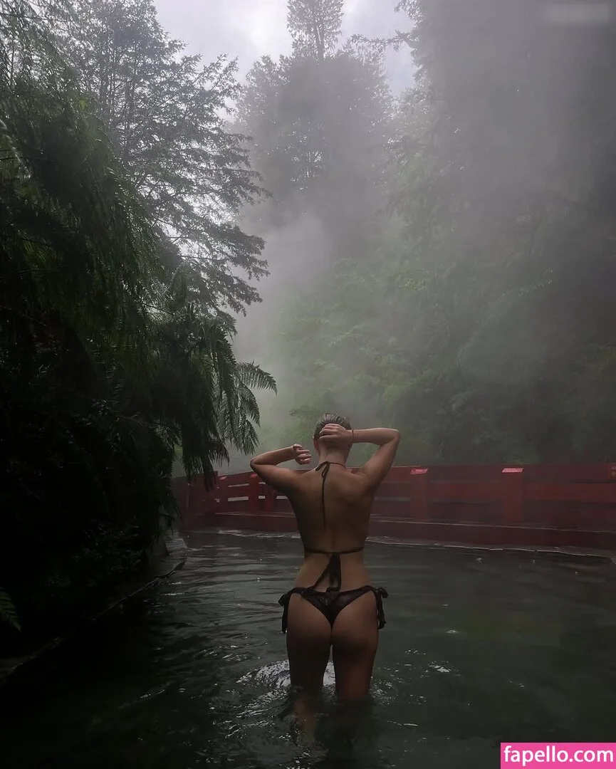 Amelie Manzoli Onlyfans Photo Gallery 