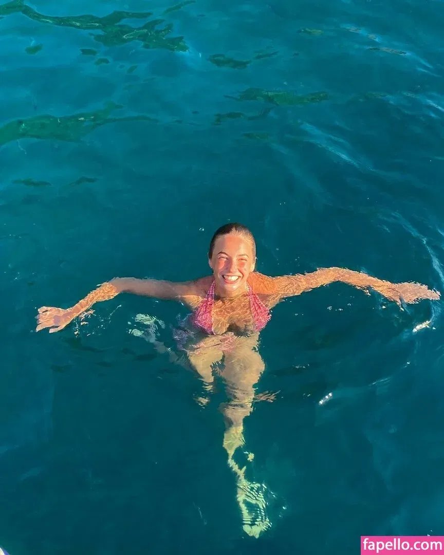 Amelie Manzoli Onlyfans Photo Gallery 