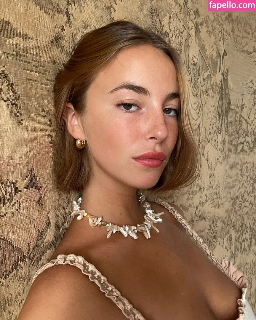 Amelie Manzoli Onlyfans Photo Gallery 