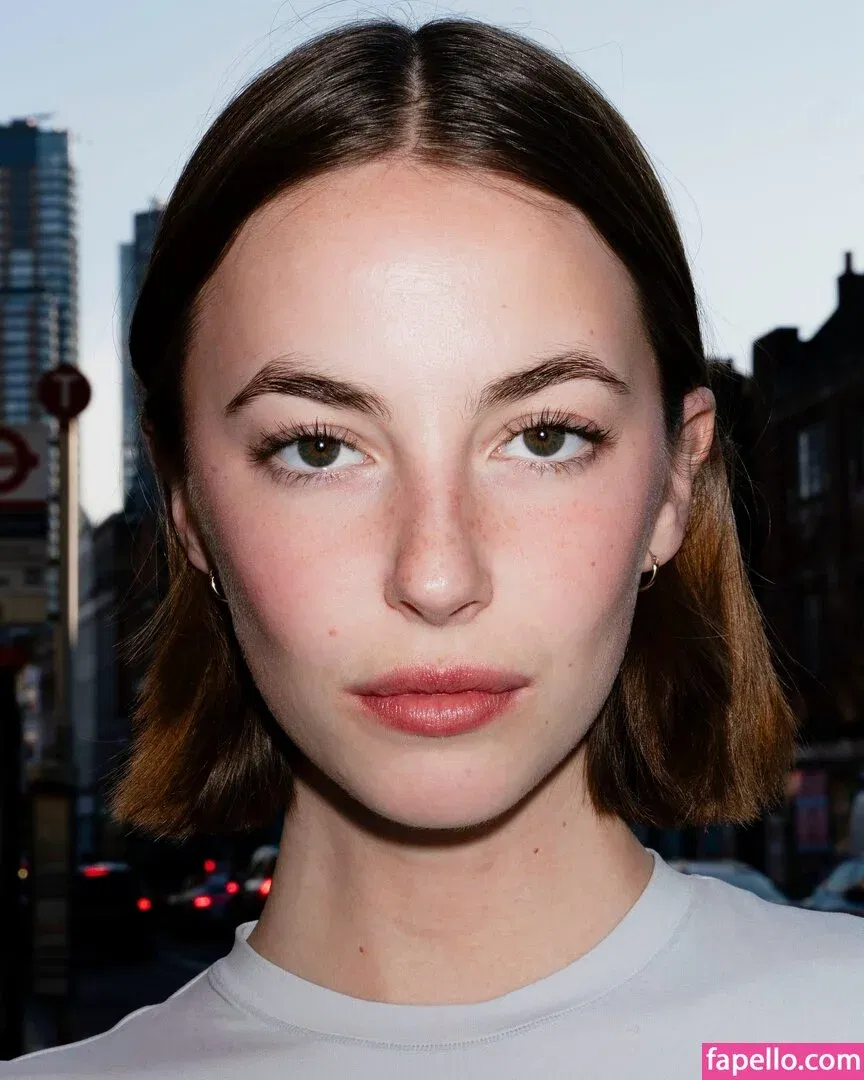 Amelie Manzoli Onlyfans Photo Gallery 