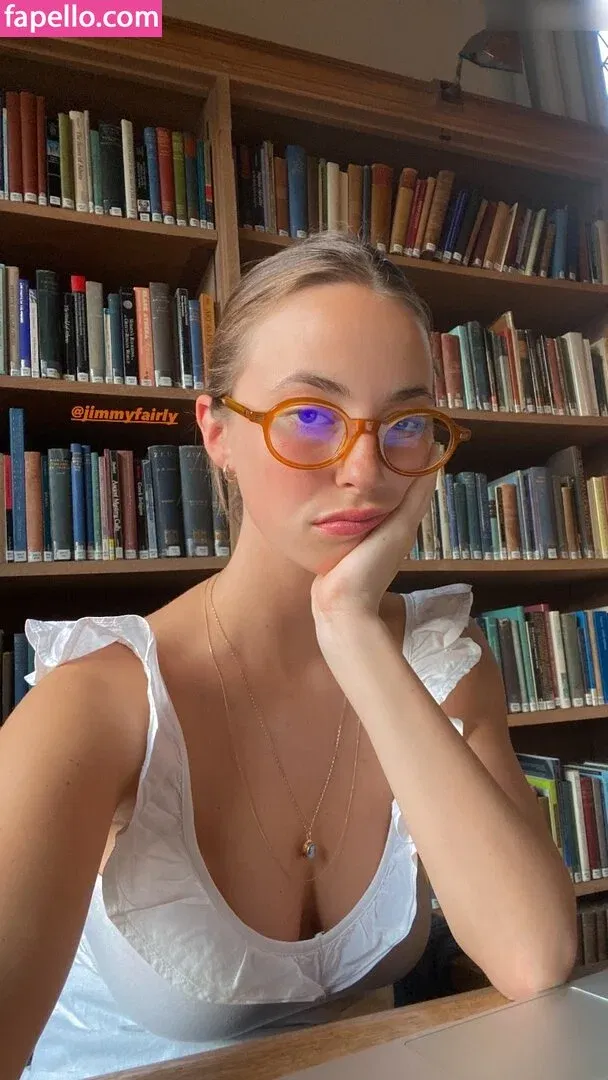 Amelie Manzoli Onlyfans Photo Gallery 