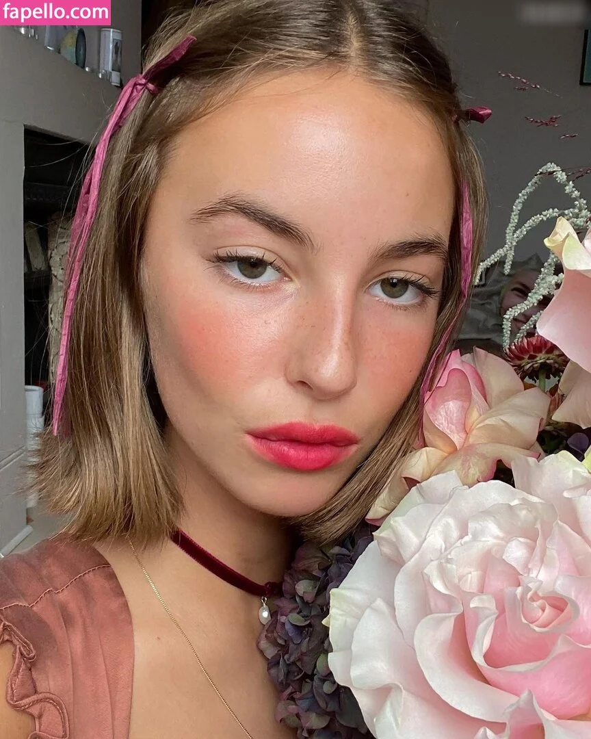 Amelie Manzoli Onlyfans Photo Gallery 