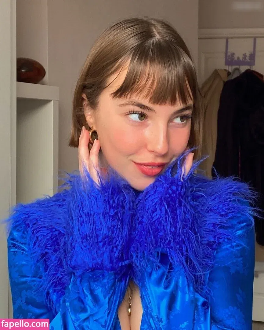 Amelie Manzoli Onlyfans Photo Gallery 