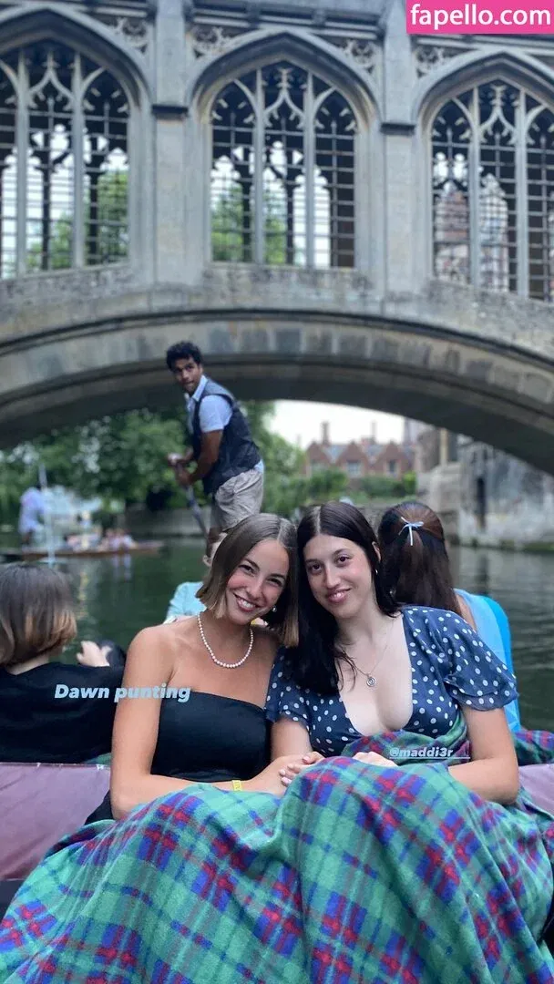 Amelie Manzoli Onlyfans Photo Gallery 