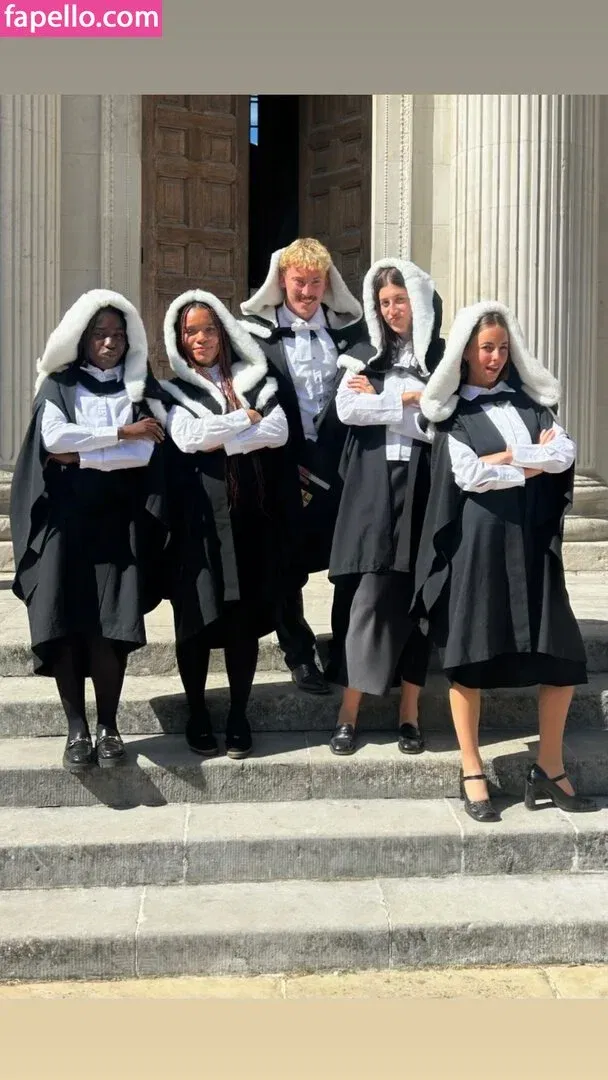 Amelie Manzoli Onlyfans Photo Gallery 