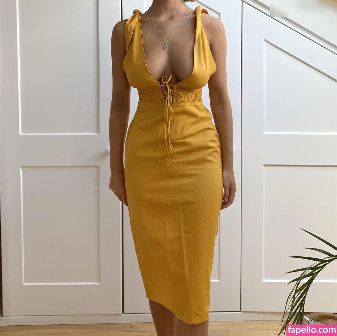 Amelie Manzoli Onlyfans Photo Gallery 