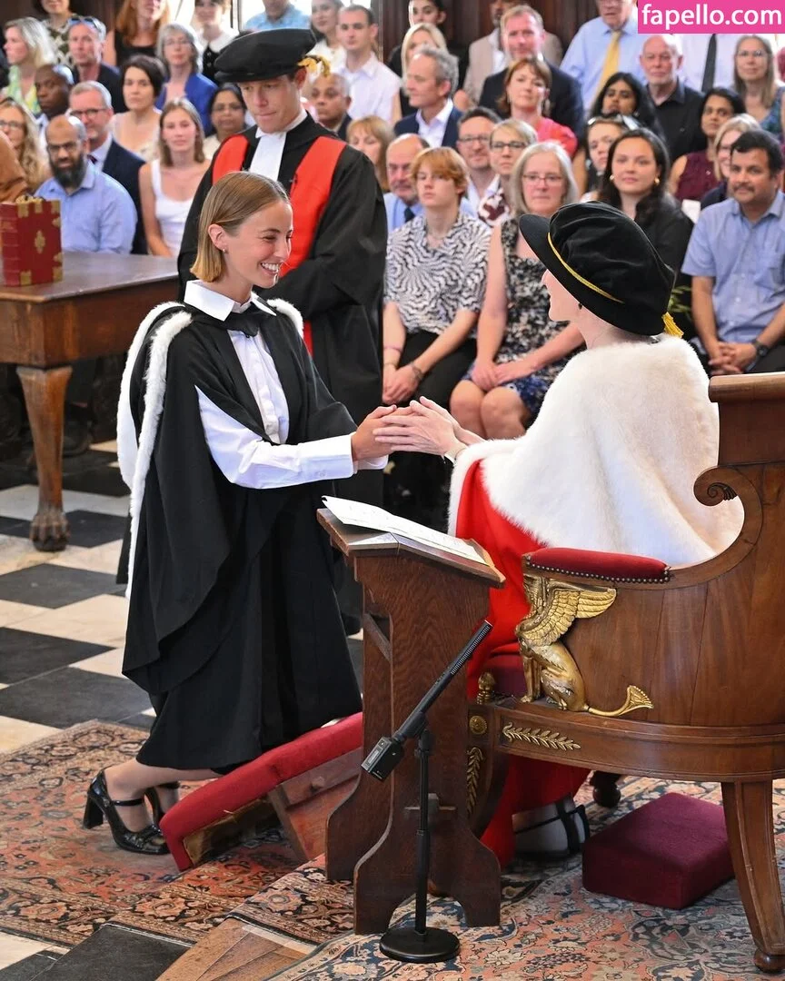 Amelie Manzoli Onlyfans Photo Gallery 