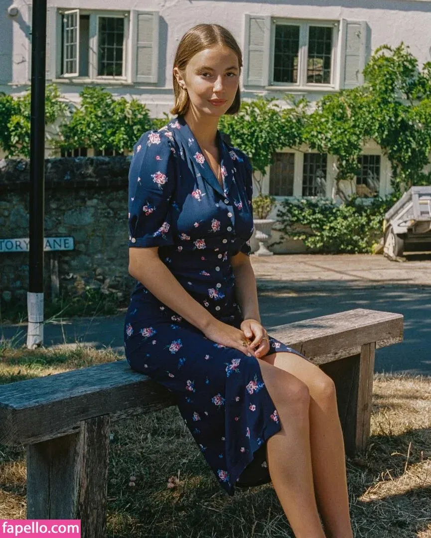 Amelie Manzoli Onlyfans Photo Gallery 