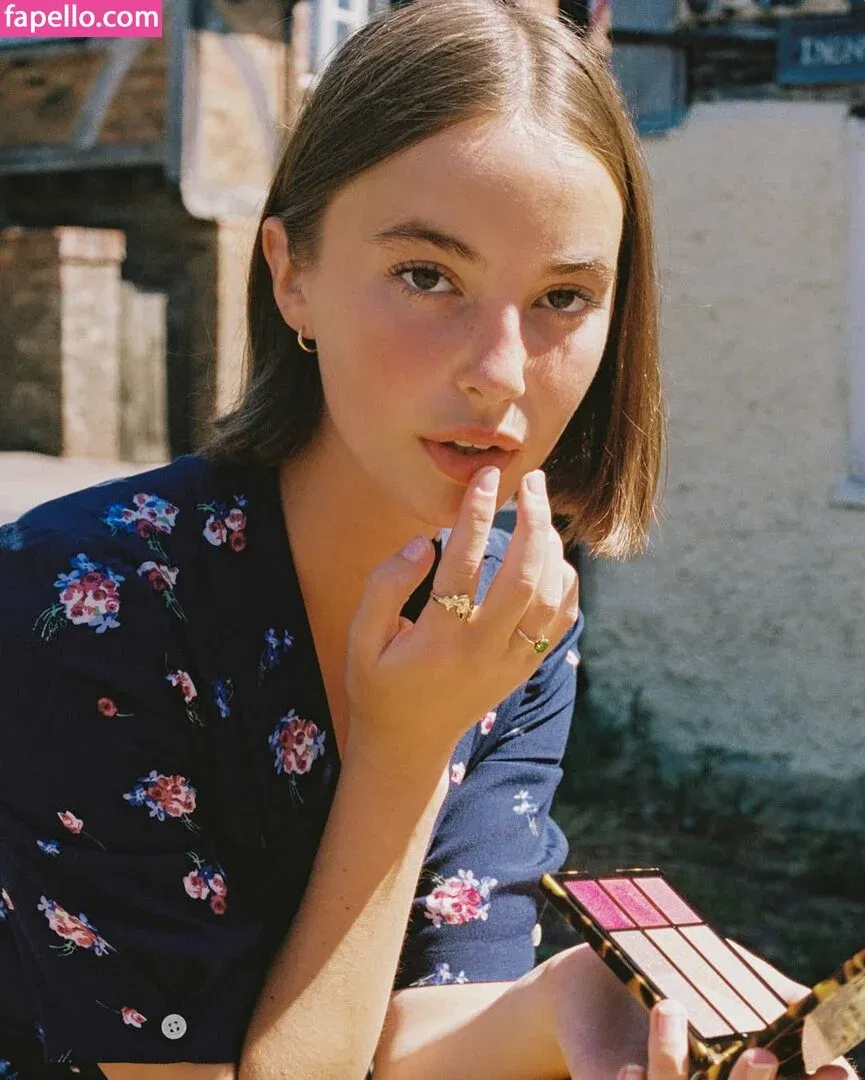 Amelie Manzoli Onlyfans Photo Gallery 