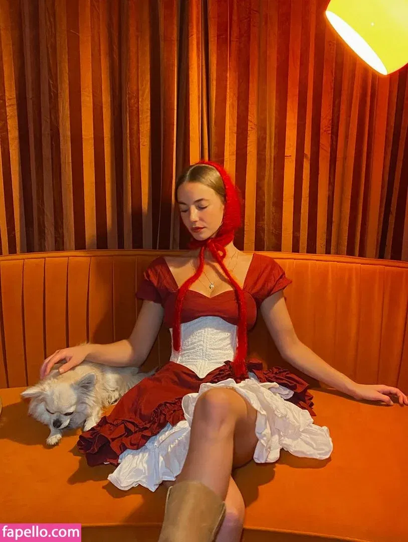 Amelie Manzoli Onlyfans Photo Gallery 