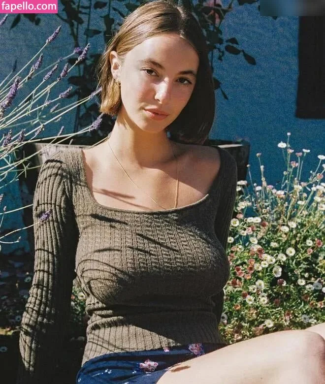 Amelie Manzoli Onlyfans Photo Gallery 