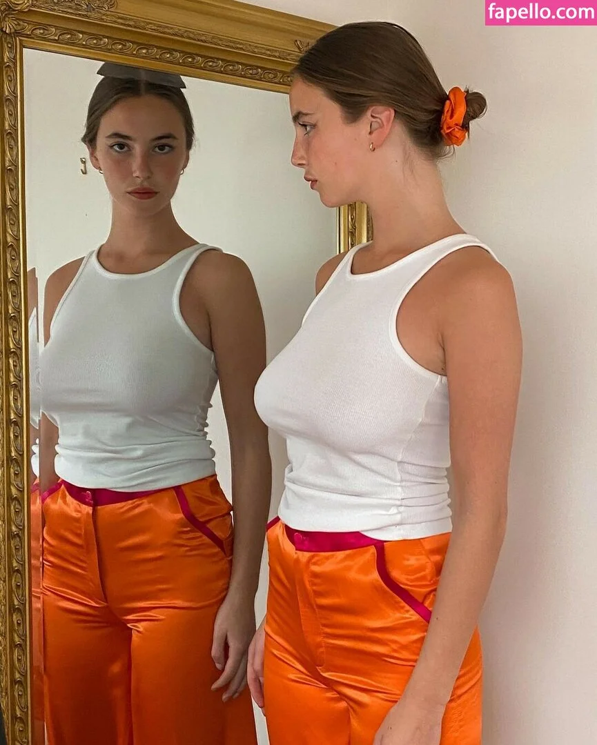 Amelie Manzoli Onlyfans Photo Gallery 