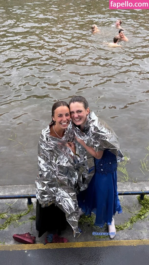 Amelie Manzoli Onlyfans Photo Gallery 