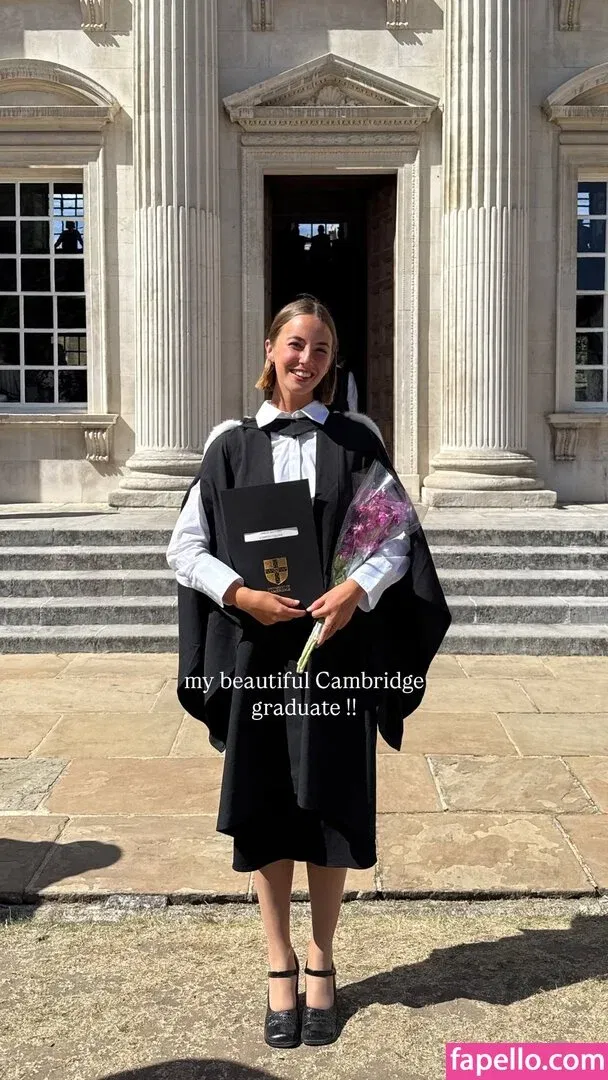 Amelie Manzoli Onlyfans Photo Gallery 