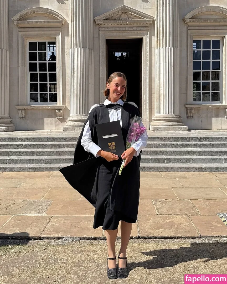 Amelie Manzoli Onlyfans Photo Gallery 