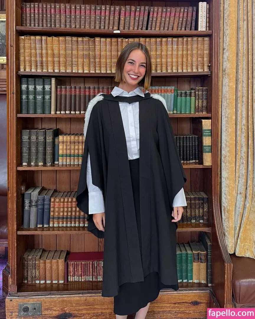 Amelie Manzoli Onlyfans Photo Gallery 