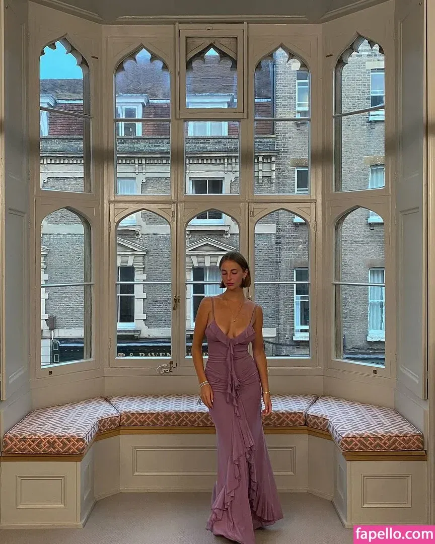 Amelie Manzoli Onlyfans Photo Gallery 