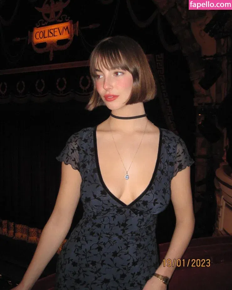 Amelie Manzoli Onlyfans Photo Gallery 