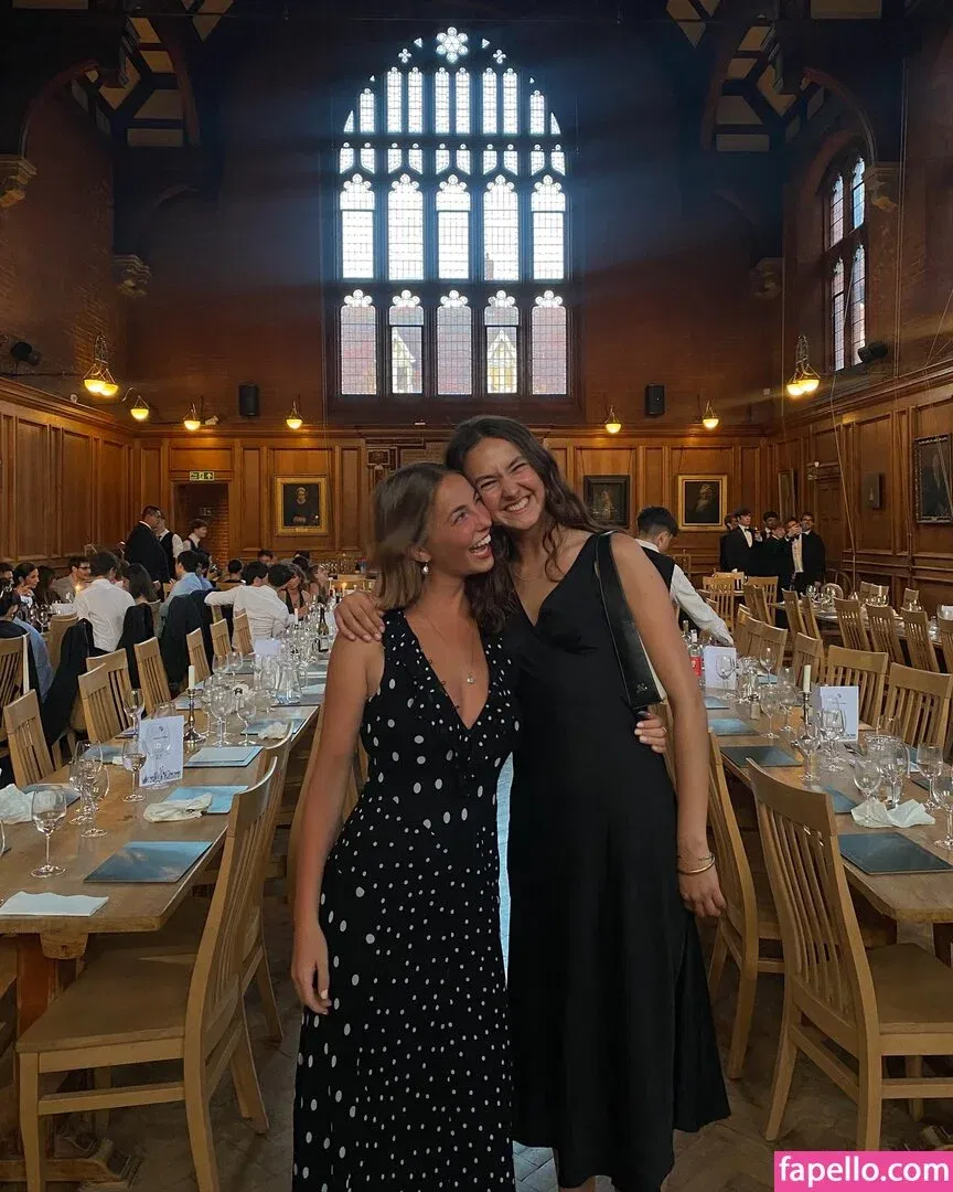 Amelie Manzoli Onlyfans Photo Gallery 