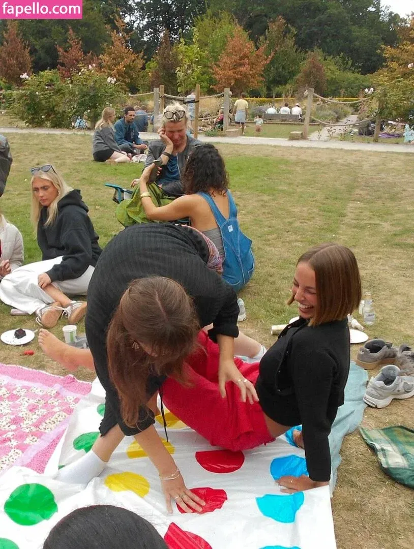 Amelie Manzoli Onlyfans Photo Gallery 