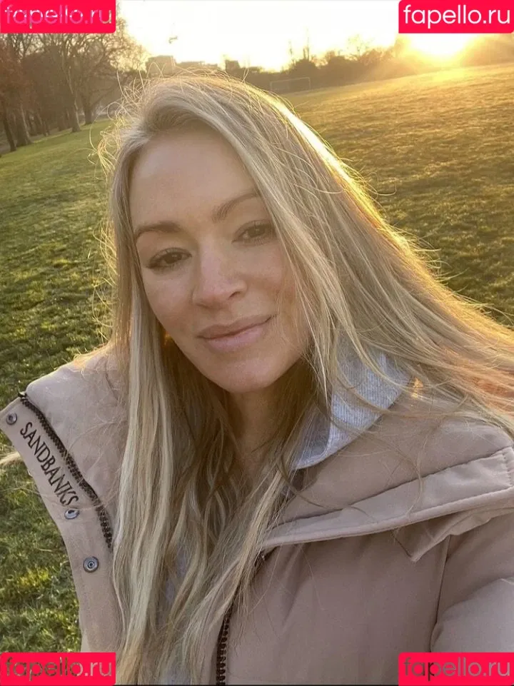 Laura Woods / laurawoodstv Onlyfans Photo Gallery 