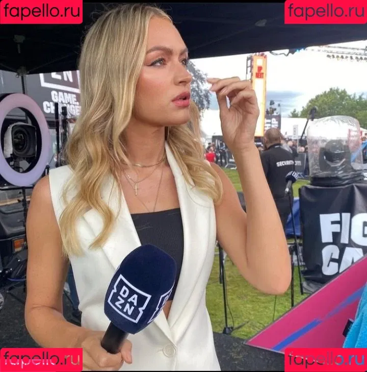 Laura Woods / laurawoodstv Onlyfans Photo Gallery 