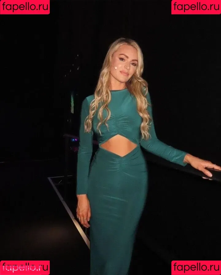 Laura Woods / laurawoodstv Onlyfans Photo Gallery 