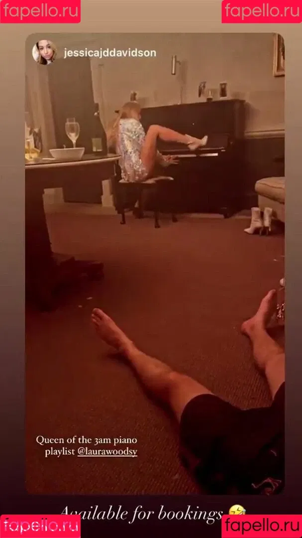 Laura Woods / laurawoodstv Onlyfans Photo Gallery 