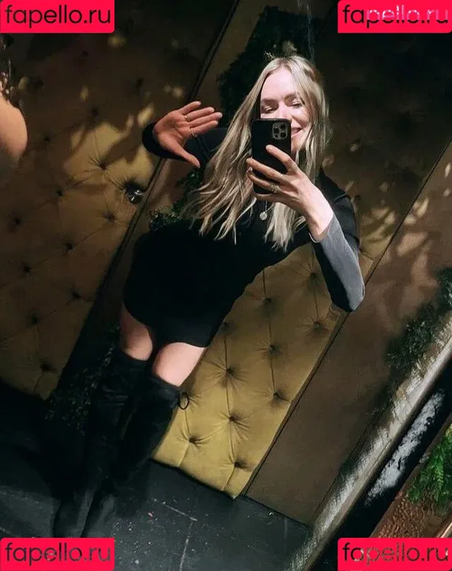 Laura Woods / laurawoodstv Onlyfans Photo Gallery 