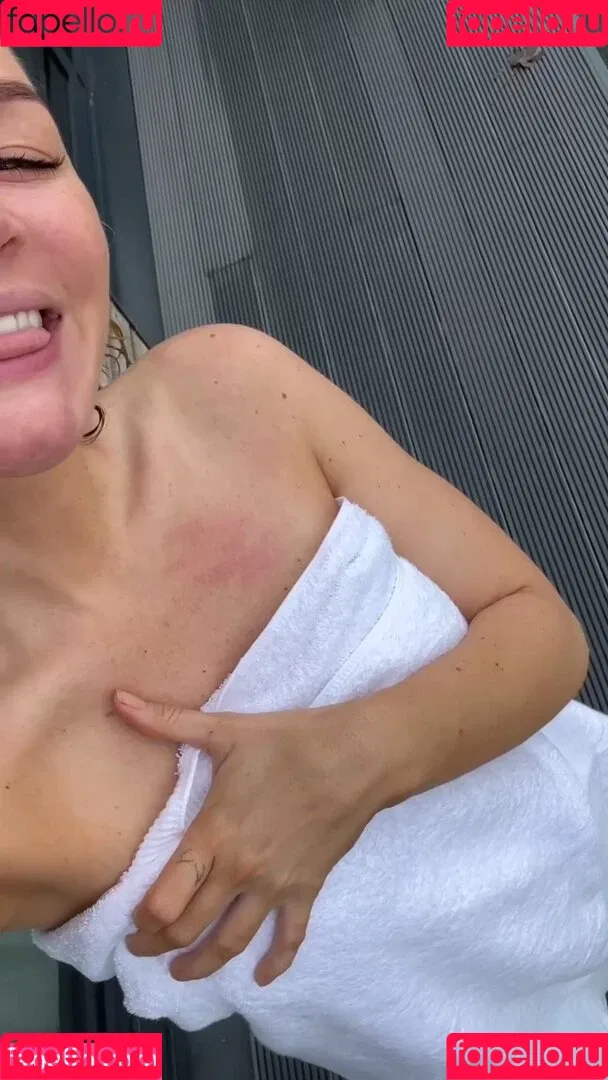 Laura Woods / laurawoodstv Onlyfans Photo Gallery 