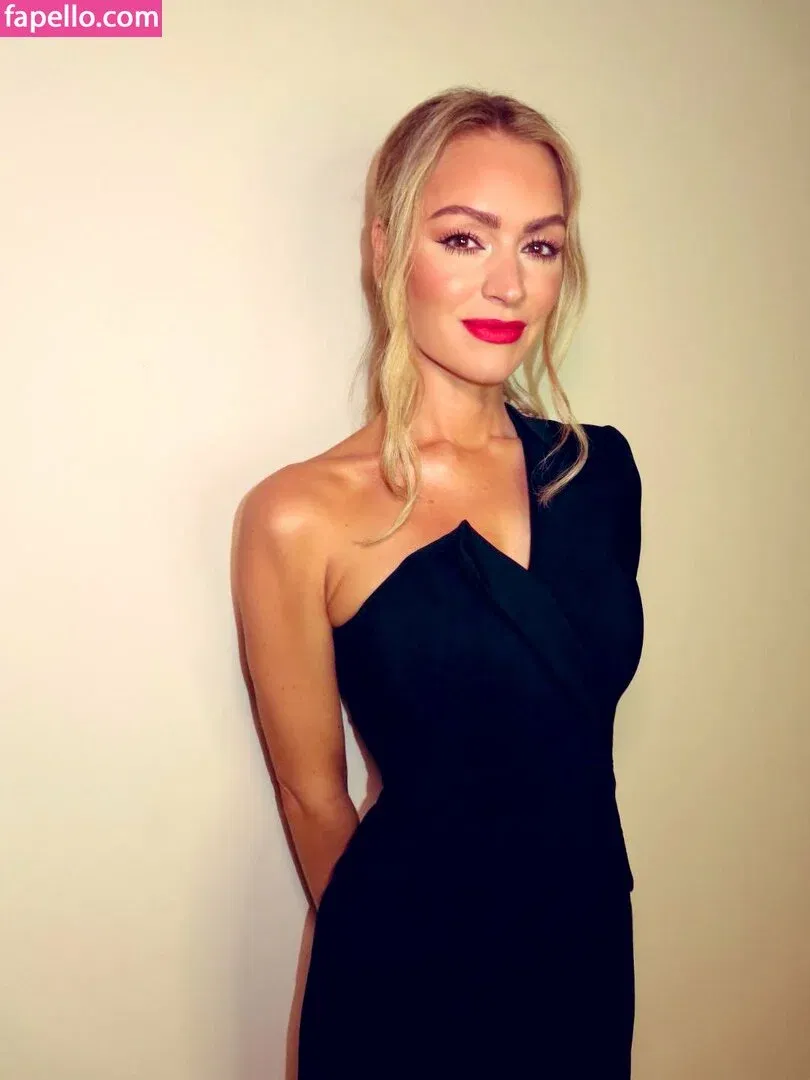 Laura Woods / laurawoodstv Onlyfans Photo Gallery 