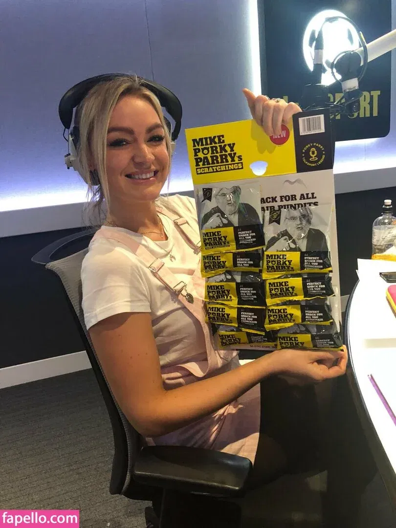 Laura Woods / laurawoodstv Onlyfans Photo Gallery 