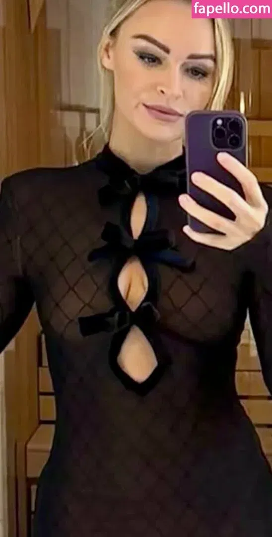 Laura Woods / laurawoodstv Onlyfans Photo Gallery 